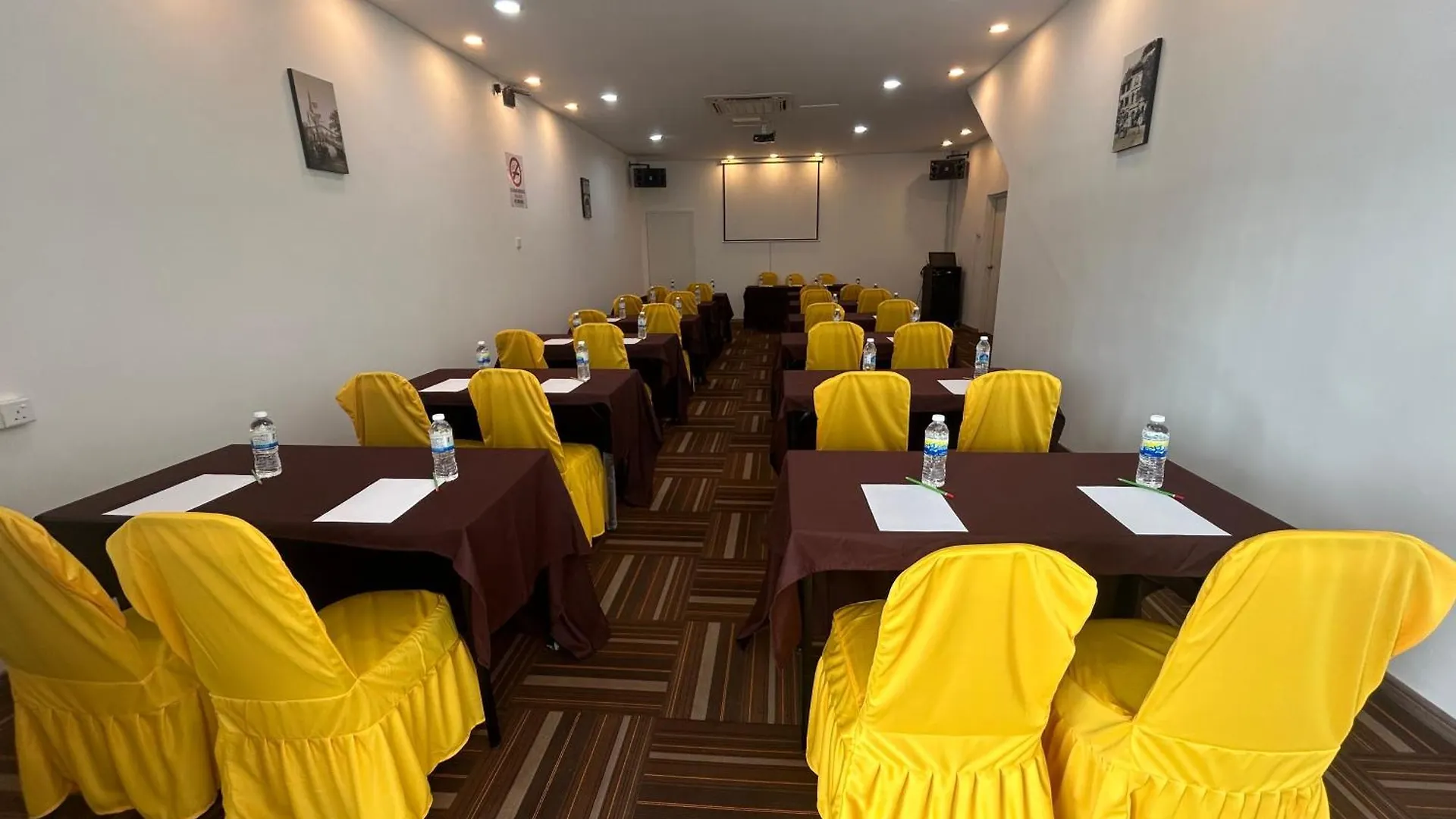 马六甲里维埃拉套房公寓 Malacca 酒店