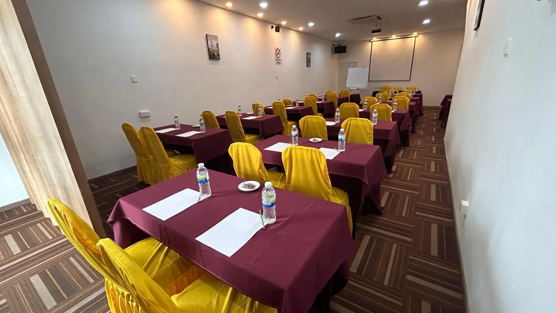 Riviera Suites Melaka 4*, Malakka
